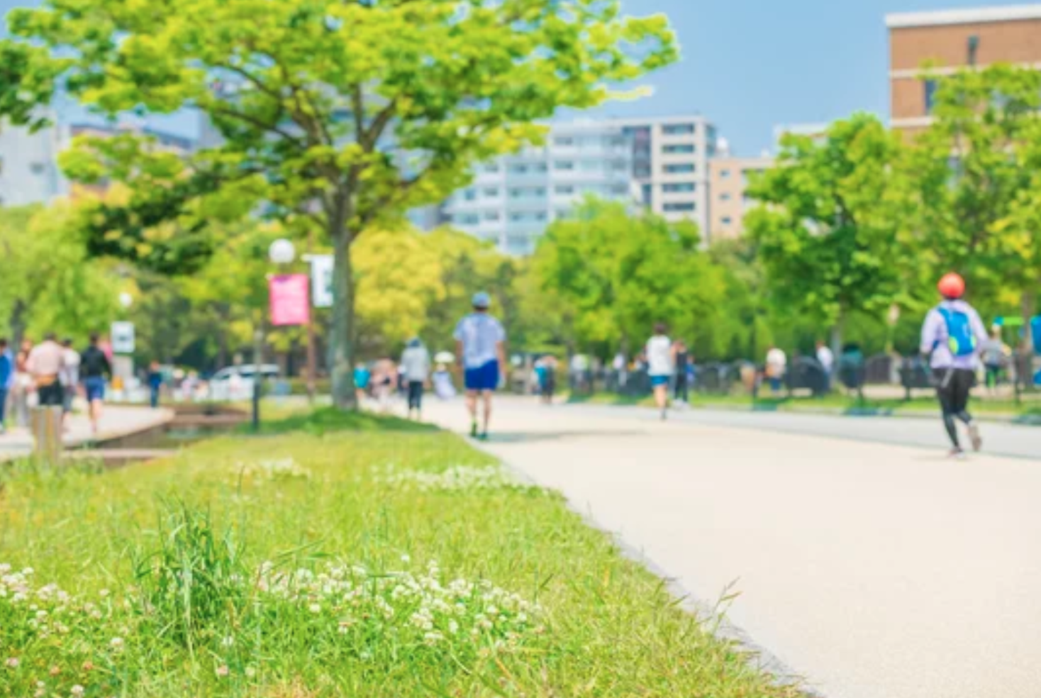 大濠公園でランニングする人たち